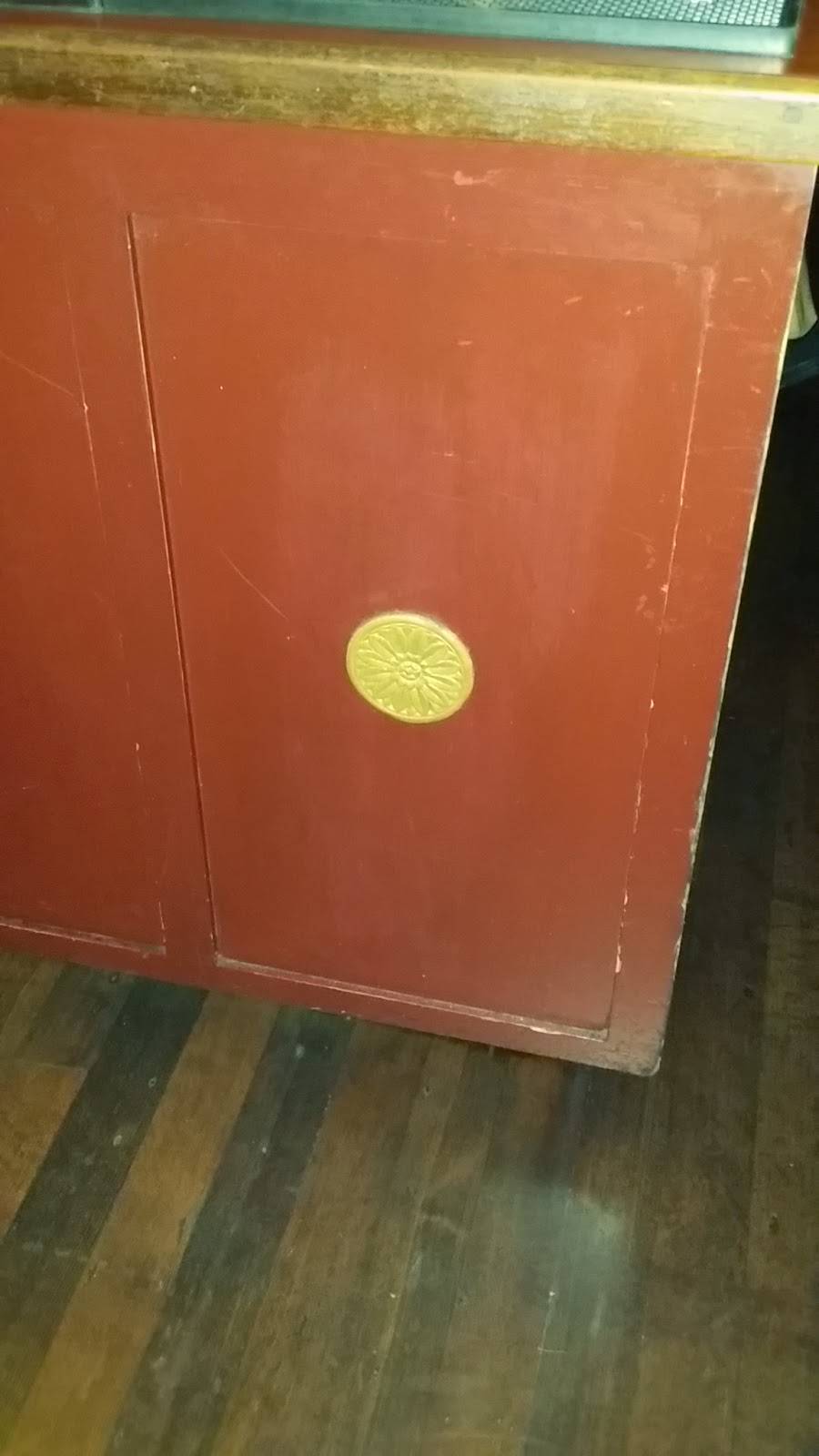 Le Faux Show | restaurant | 300 Broadway E, Seattle, WA 98102, USA | 2063340514 OR +1 206-334-0514