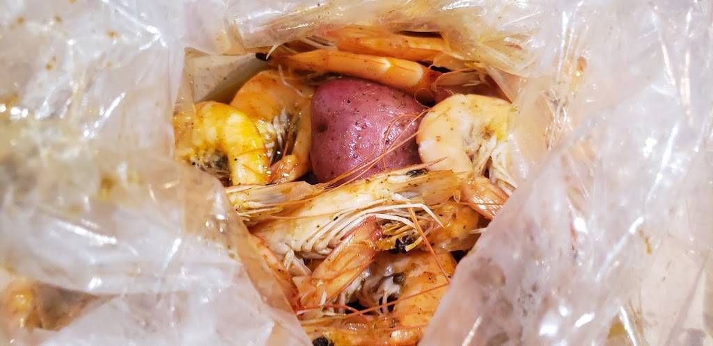 Chasin Tails | restaurant | 5815 Trinity Pkwy, Centreville, VA 20120, USA | 5713511270 OR +1 571-351-1270