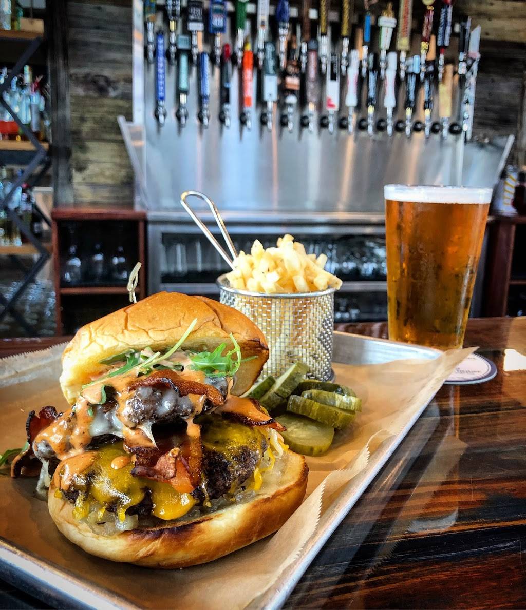 Marlins Brewhouse | restaurant | 5611 Six Mile Commercial Ct suite 4, Fort Myers, FL 33912, USA | 2392205918 OR +1 239-220-5918