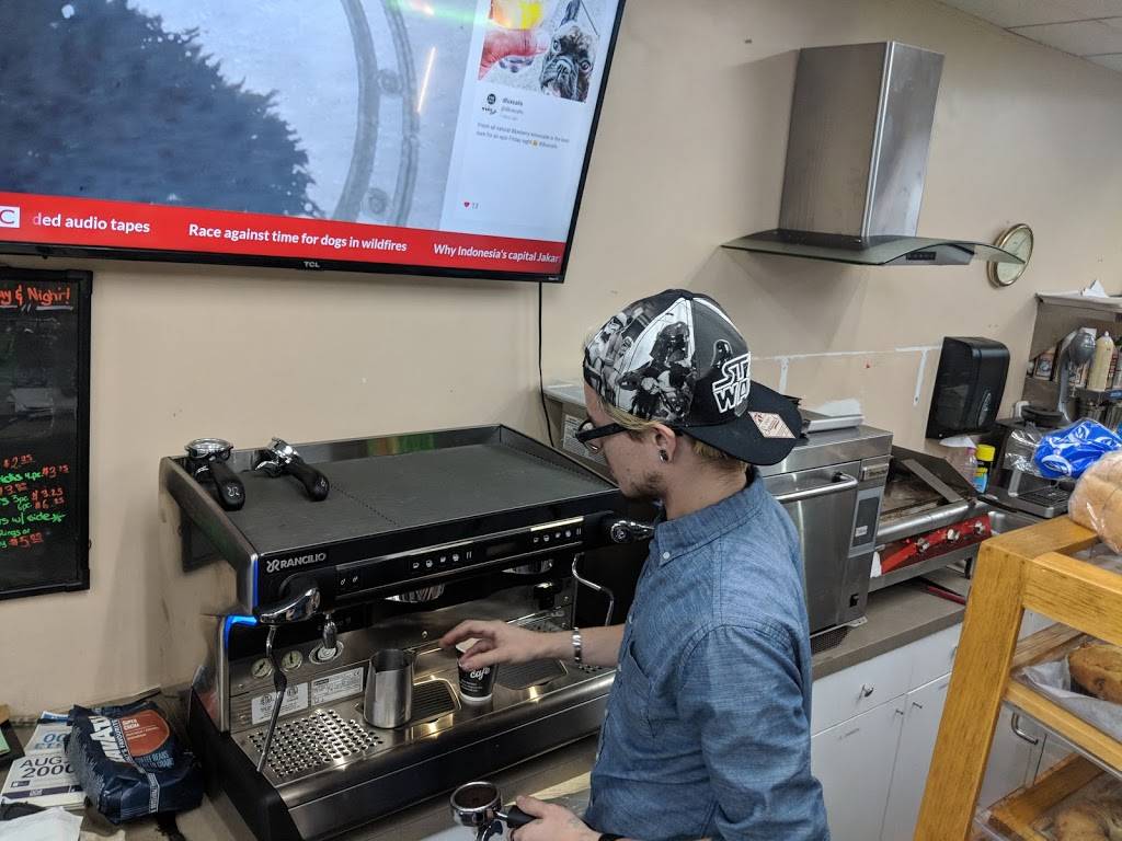 DLux Cafe | cafe | 5959 69th St, Maspeth, NY 11378, USA | 8333589223 OR +1 833-358-9223