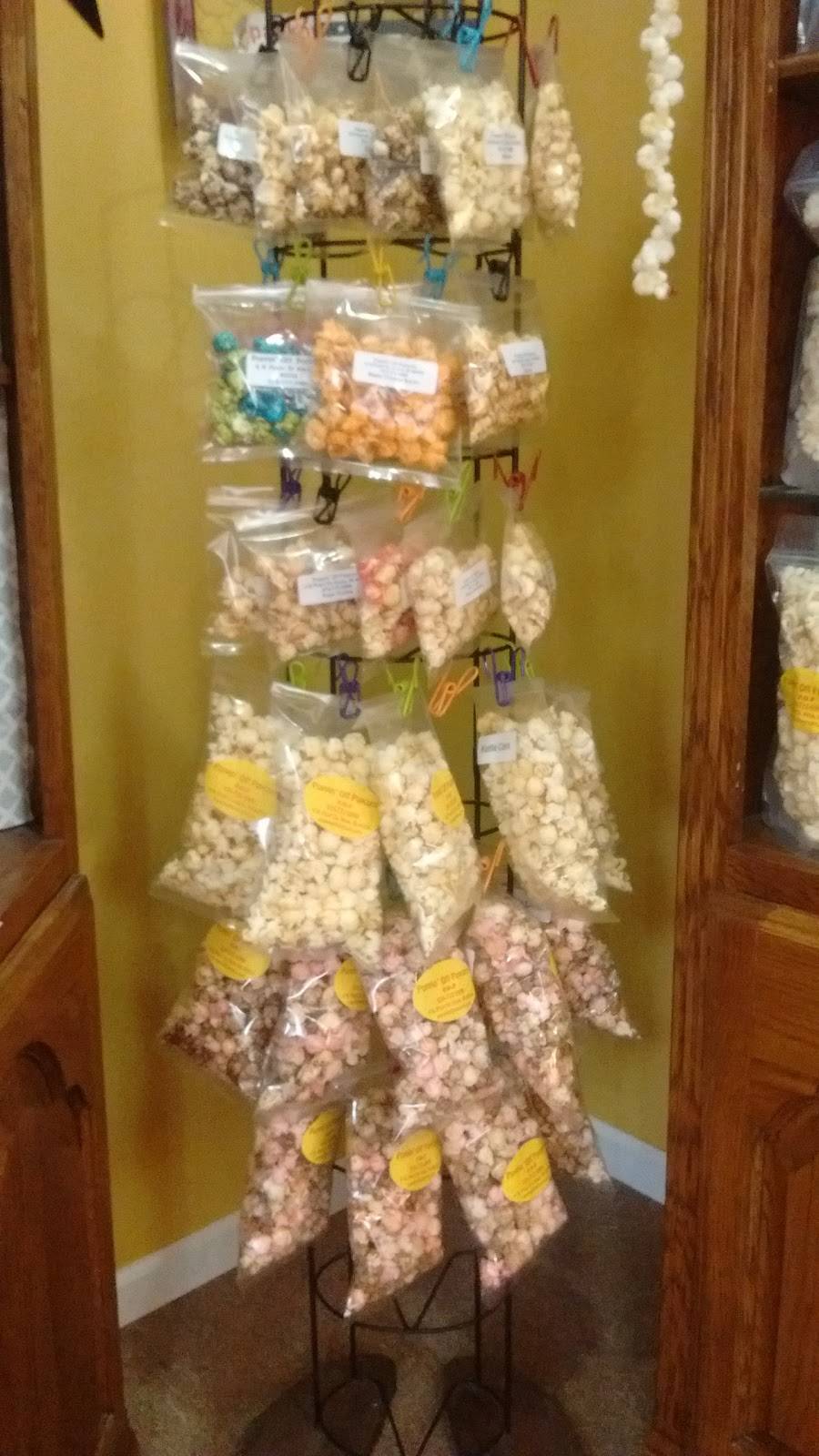 Poppin Off Popcorn | restaurant | 4 N Pearl St, Knox, IN 46534, USA | 5747725999 OR +1 574-772-5999