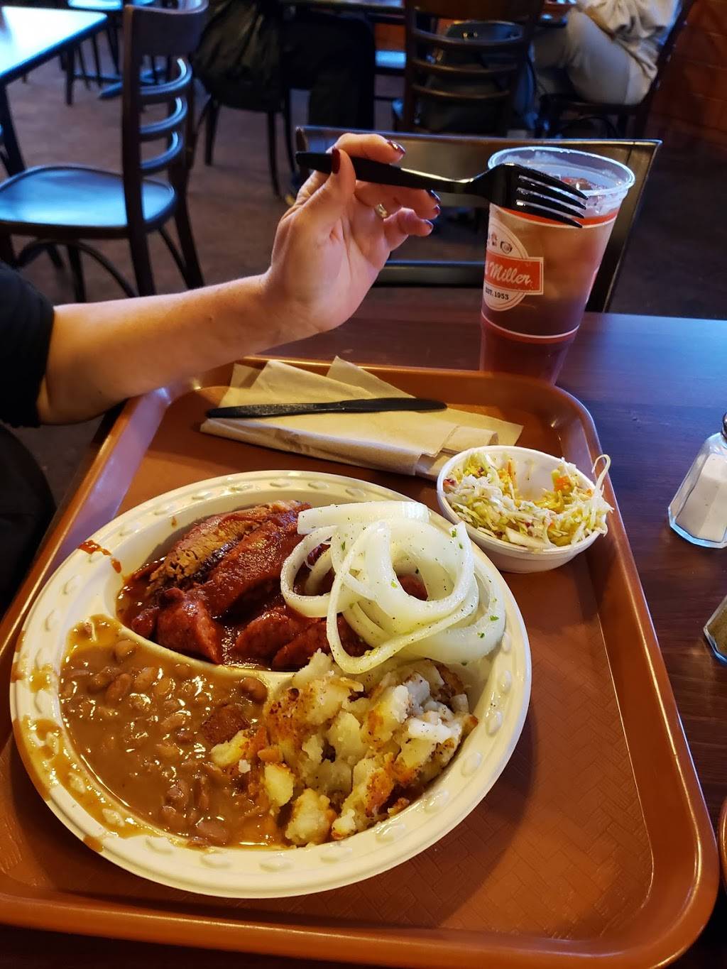 Bill Miller Bar-B-Q | restaurant | 135 S WW White Rd, San Antonio, TX 78219, USA | 2103334830 OR +1 210-333-4830