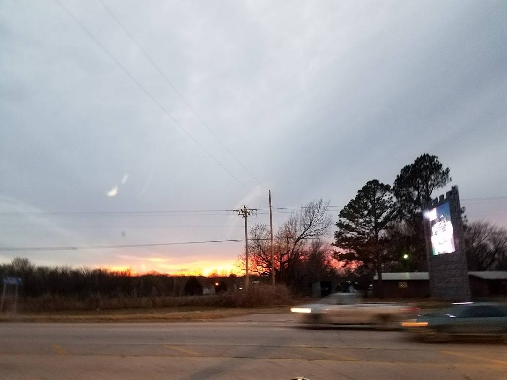 Pilot Travel Center | restaurant | 3000 N 32nd St, Muskogee, OK 74401, USA | 9186867856 OR +1 918-686-7856