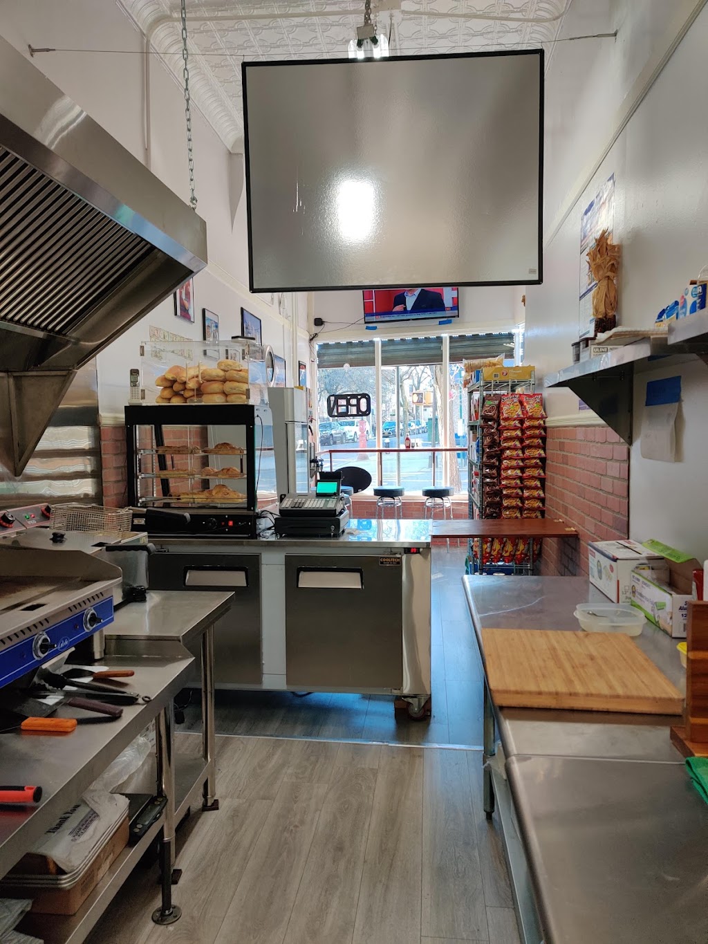 Pera Ždera (Peter Eater) | restaurant | 66-31 Myrtle Ave, Queens, NY 11385, USA | 3476893236 OR +1 347-689-3236