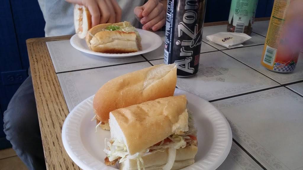 Lisas Deli & Restaurant | meal takeaway | 21 NJ-12, Flemington, NJ 08822, USA | 9087825253 OR +1 908-782-5253