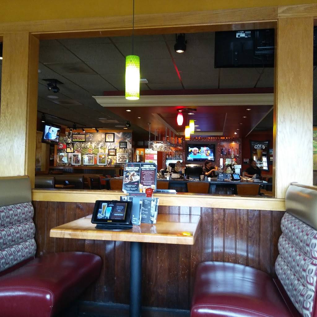 Applebees Grill + Bar | restaurant | 900 Lew Dewitt Blvd, Waynesboro, VA 22980, USA | 5409497300 OR +1 540-949-7300