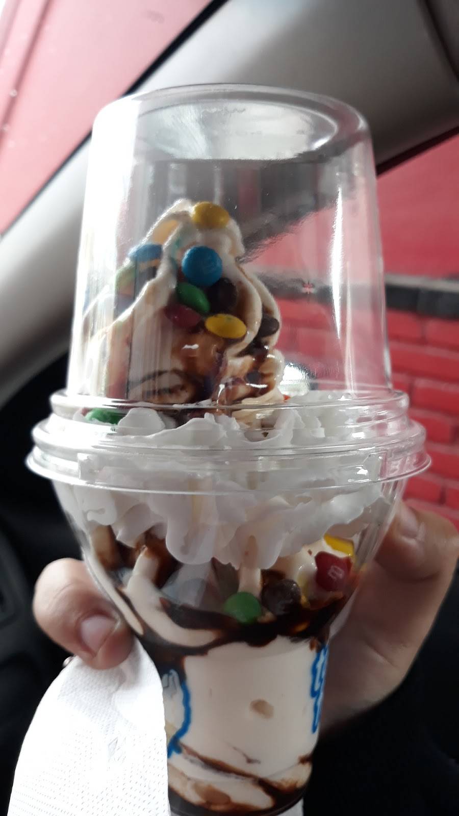 Wienerschnitzel | restaurant | 2401 Brundage Ln, Bakersfield, CA 93304, USA | 6613250689 OR +1 661-325-0689