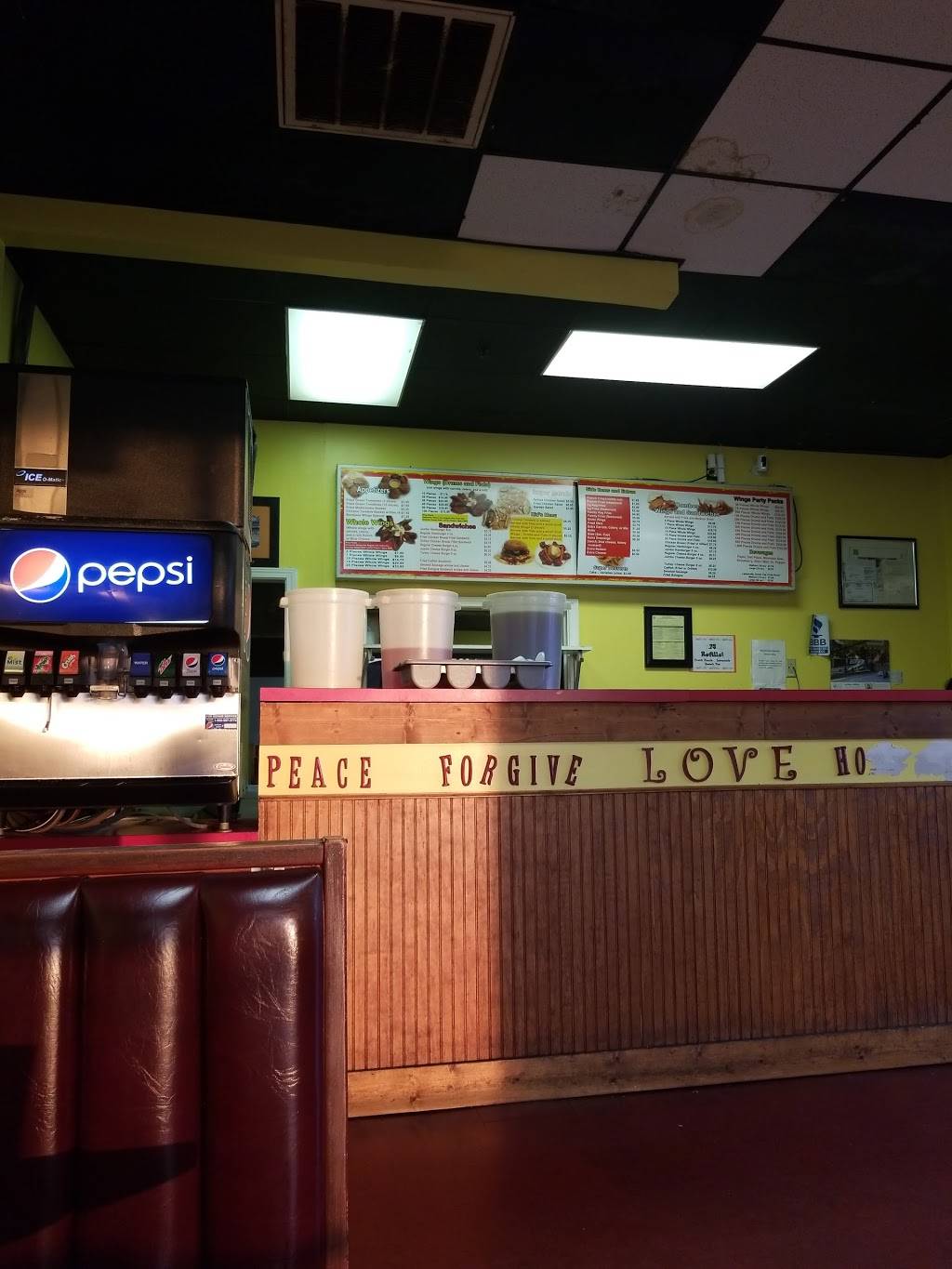 Rayfords All-N-1 Hot Wings | restaurant | 4270 S 3rd St, Memphis, TN 38109, USA | 9017893399 OR +1 901-789-3399