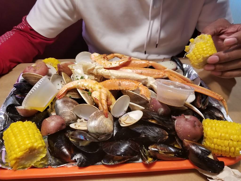 Fat Boys Crabhouse | restaurant | 1651 Maryland 3, Crofton, MD 21114, USA | 4432924709 OR +1 443-292-4709