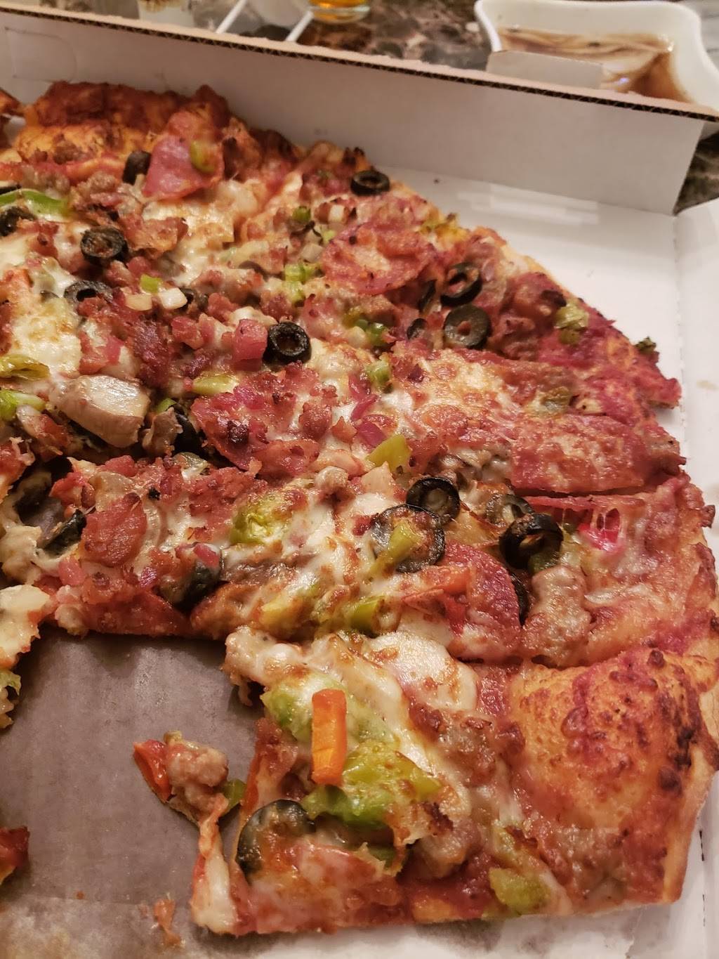 Mikes Pizza | restaurant | 322 S Elmwood Ave, Waukegan, IL 60085, USA | 8476239533 OR +1 847-623-9533