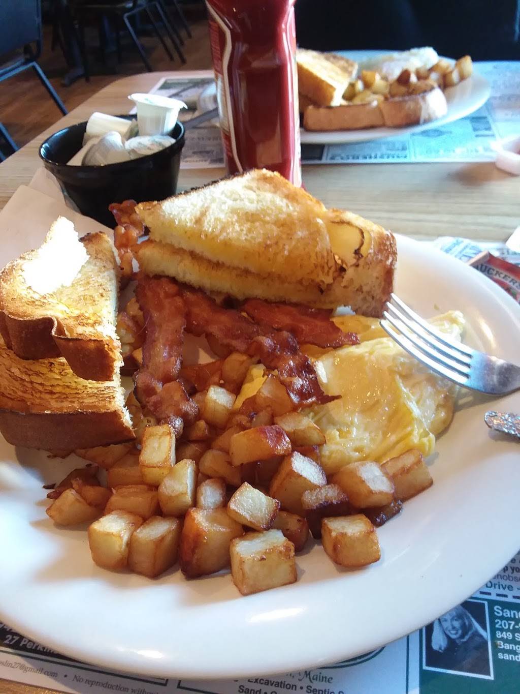 The Coach House Restaurant | restaurant | 457 Wilson St, Brewer, ME 04412, USA | 2079894101 OR +1 207-989-4101