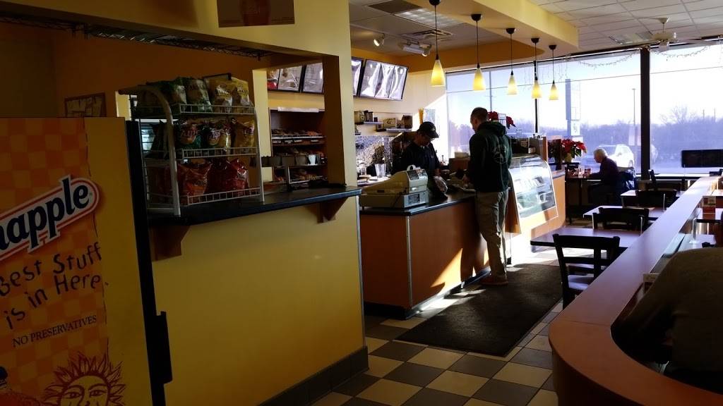 Big Apple Bagels | bakery | 1961 Wisconsin Ave, Grafton, WI 53024, USA | 2623769920 OR +1 262-376-9920