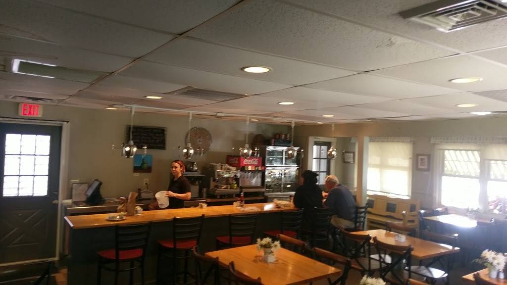 Marguerites Restaurant | restaurant | 778 Main Rd, Westport, MA 02790, USA | 5086363040 OR +1 508-636-3040