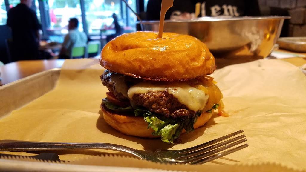 Hopdoddy Burger Bar | restaurant | 4584 Poplar Ave, Memphis, TN 38117, USA | 9016830700 OR +1 901-683-0700