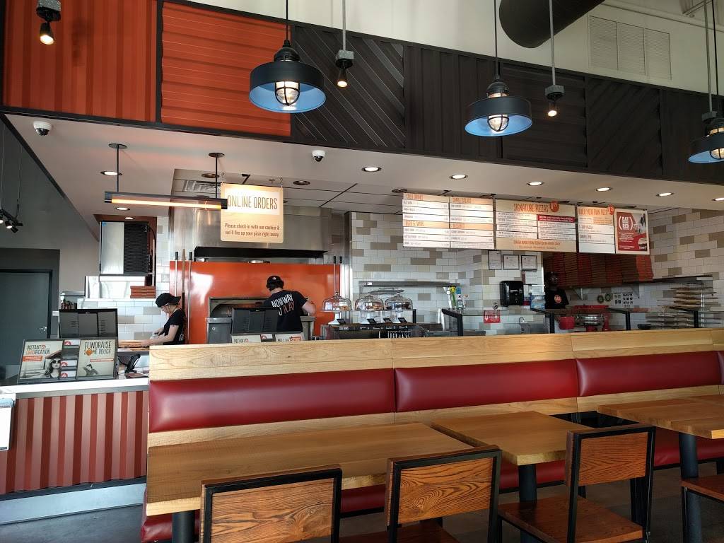 Blaze Pizza | meal takeaway | 15903 S Harlem Ave, Tinley Park, IL 60477, USA | 7082706061 OR +1 708-270-6061