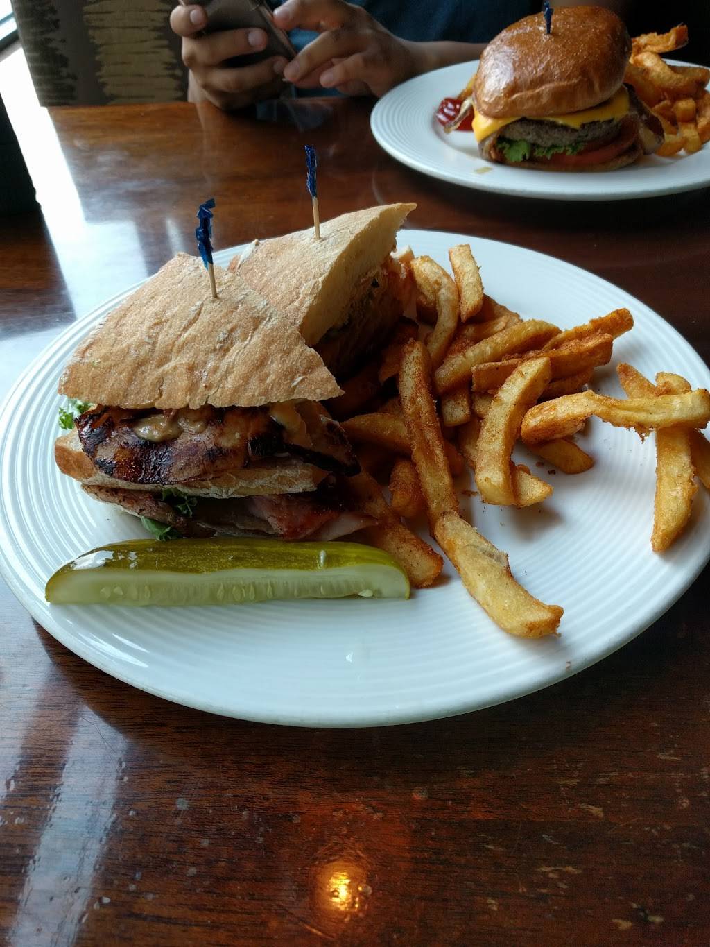 The OX Bar & Grill | restaurant | 23 S Washington St, Oxford, MI 48371, USA | 2486281400 OR +1 248-628-1400