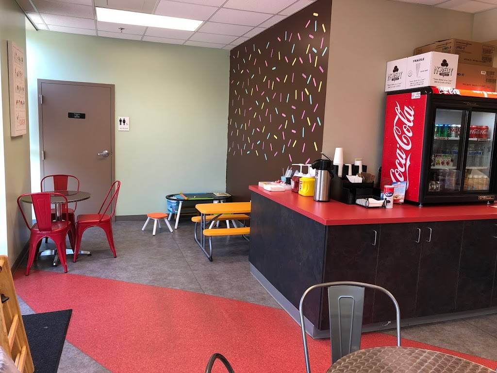 Scoops Ice Cream & Cafe | cafe | 221 High St, Portsmouth, VA 23704, USA | 7572958369 OR +1 757-295-8369