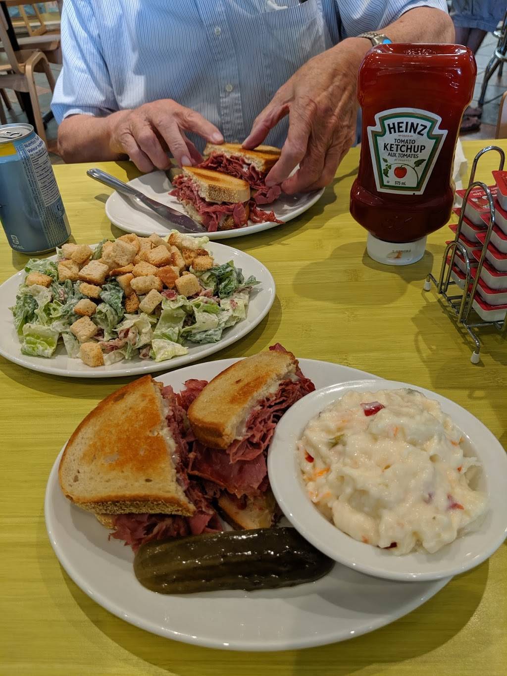 Sunnyside Grill Brantford | restaurant | 39, 106 King George Rd #106, Brantford, ON N3R 5K2, Canada | 5193045693 OR +1 519-304-5693