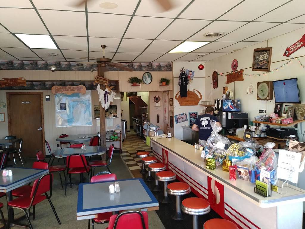 Ks Diner | restaurant | 8882 Avoca Rd, Avoca, MI 48006, USA | 8103242903 OR +1 810-324-2903