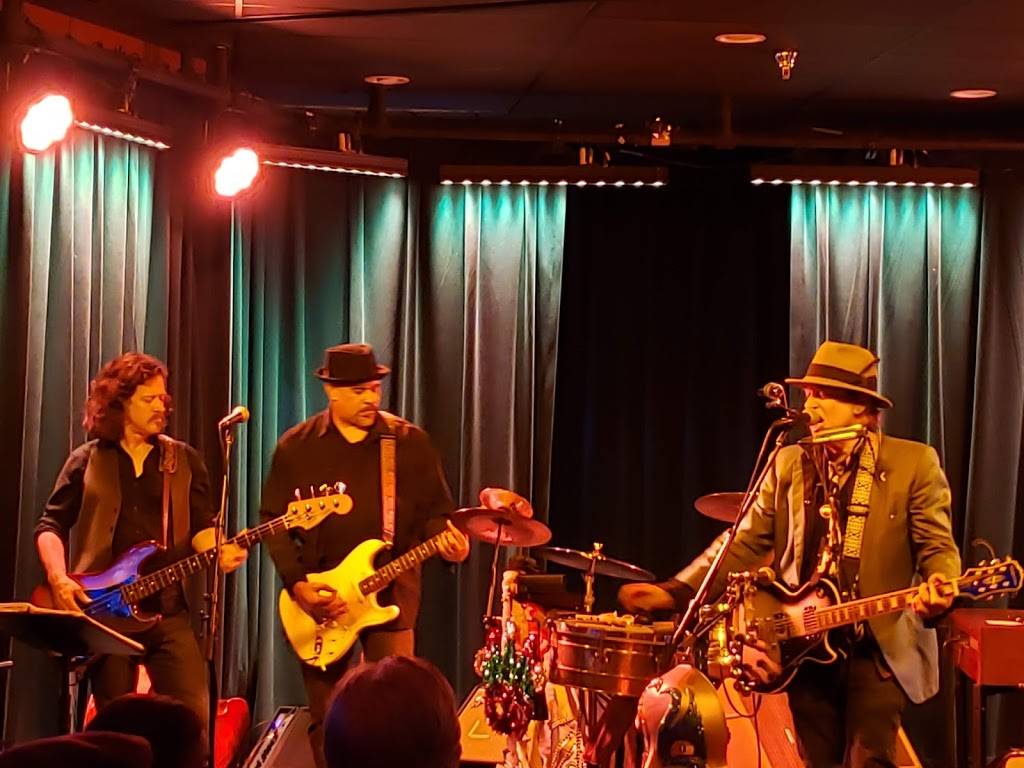 Dirty Bull Tavern | restaurant | 21797 Ventura Blvd, Woodland Hills, CA 91364, USA | 8186108308 OR +1 818-610-8308