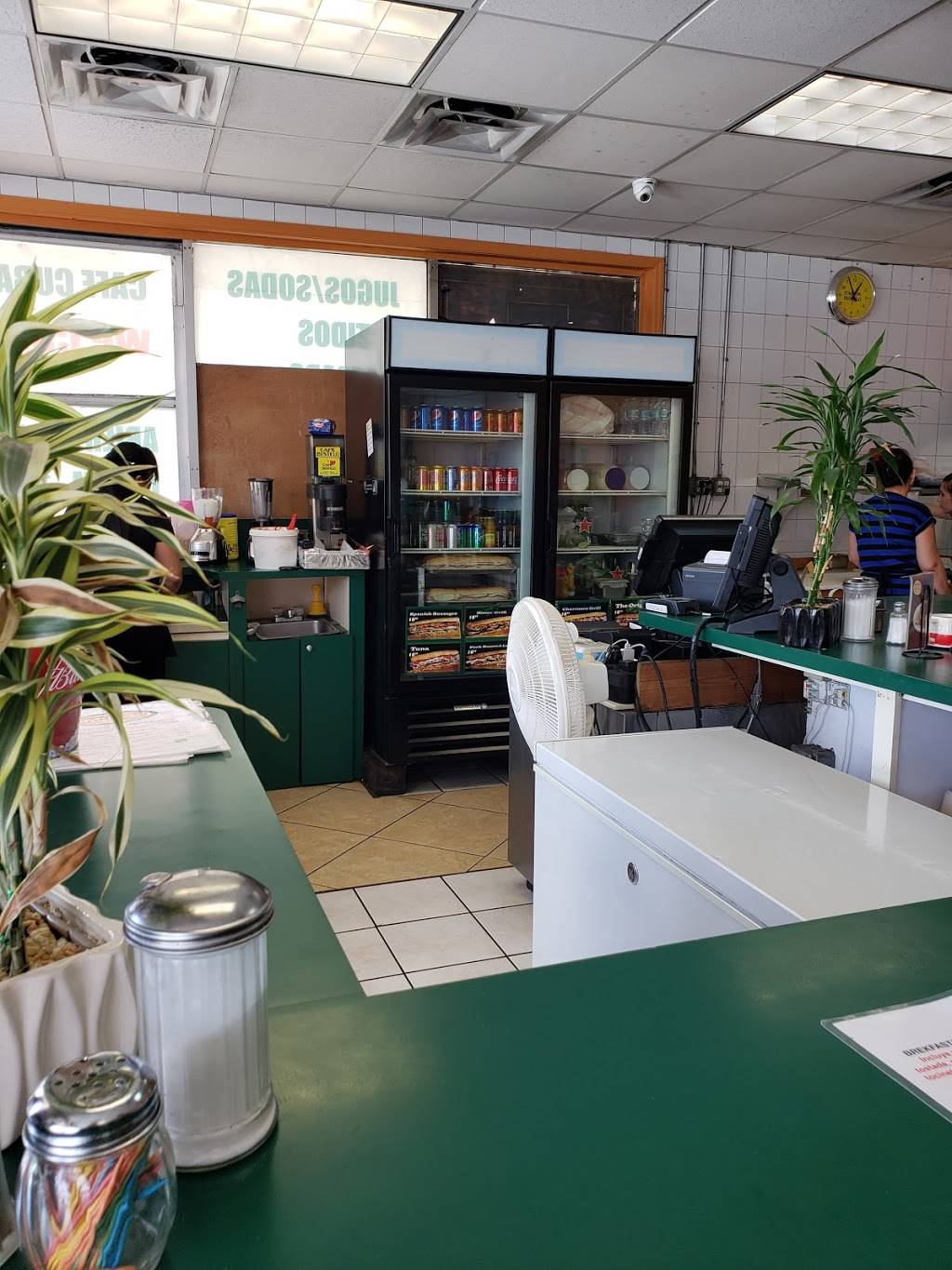 Sarussi Cafeteria and Restaurant | restaurant | 3678 W 12th Ave, Hialeah, FL 33012, USA | 3058244944 OR +1 305-824-4944