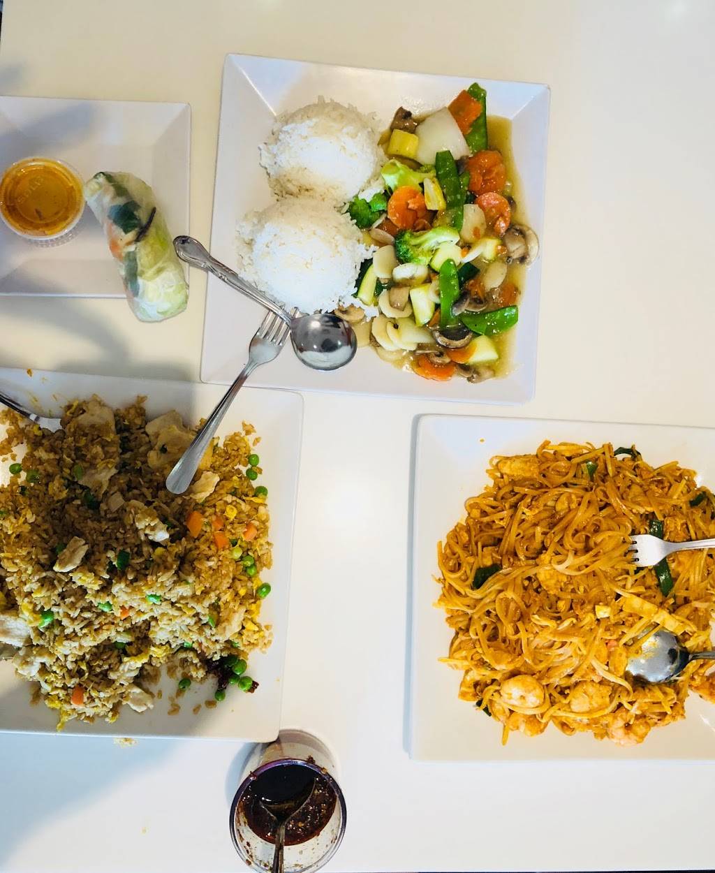 Lovers Egg Roll | restaurant | 3020 Mockingbird Ln, Dallas, TX 75205, USA | 2143689494 OR +1 214-368-9494