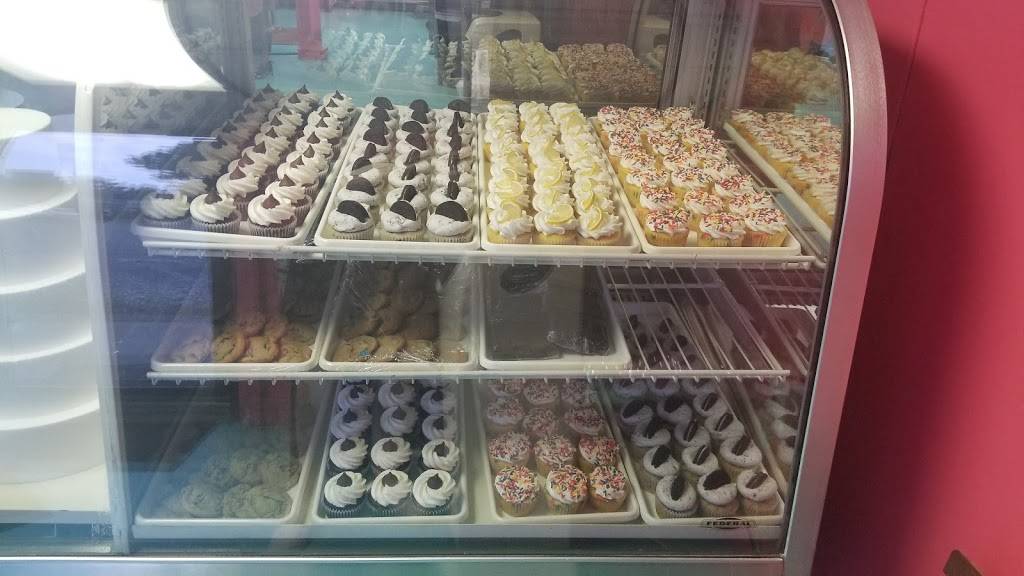 Cake Lady Cafe | restaurant | 2606 Catawba River Rd, Fort Lawn, SC 29714, USA | 8038999008 OR +1 803-899-9008