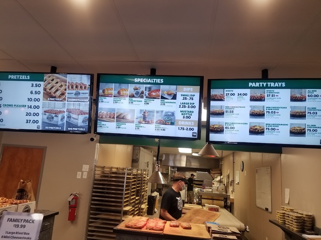 Philly Pretzel Factory | bakery | Pineland Plaza Shopping Center, 617 Stokes Rd, Medford, NJ 08055, USA | 6099536773 OR +1 609-953-6773