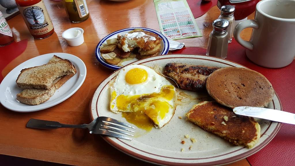 Pollys Pancake Parlor | restaurant | 672 NH-117, Sugar Hill, NH 03586, USA | 6038235575 OR +1 603-823-5575