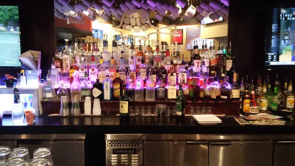 The Greene Turtle Sports Bar & Grille | restaurant | 601 F St NW, Washington, DC 20004, USA | 2026378889 OR +1 202-637-8889