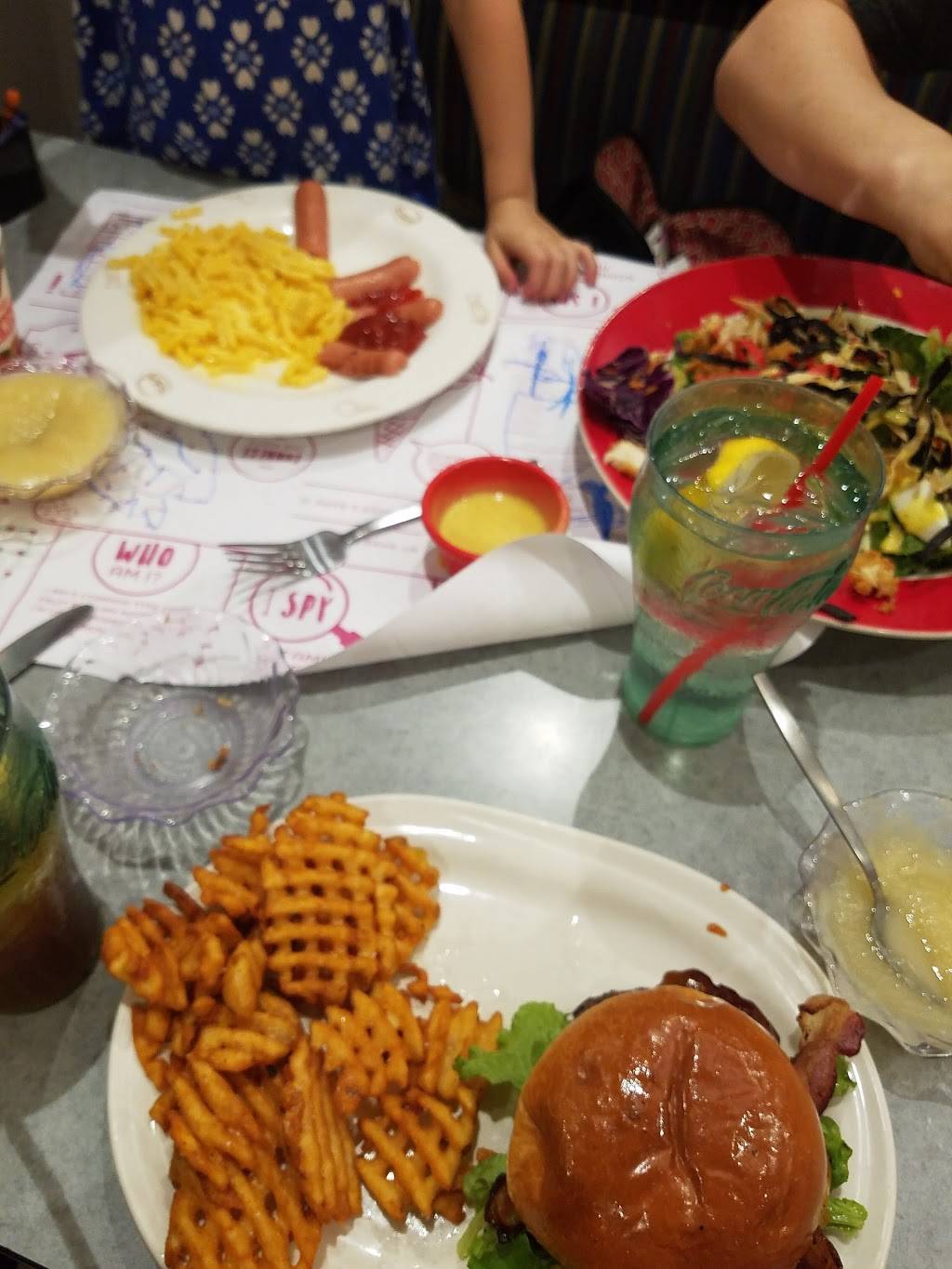 Friendlys | restaurant | 4189 Mountain Rd, Pasadena, MD 21122, USA | 4104376085 OR +1 410-437-6085