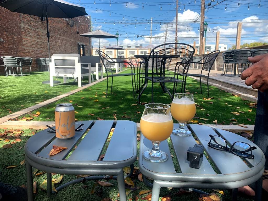 Heaven & Ale Brewpub | restaurant | 342 E Main St, Chattanooga, TN 37408, USA | 4235416570 OR +1 423-541-6570