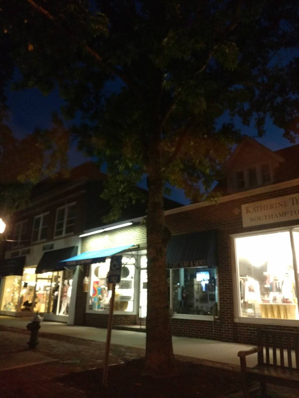 The Fudge Company | restaurant | 67 Main St, Southampton, NY 11968, USA | 6312838108 OR +1 631-283-8108