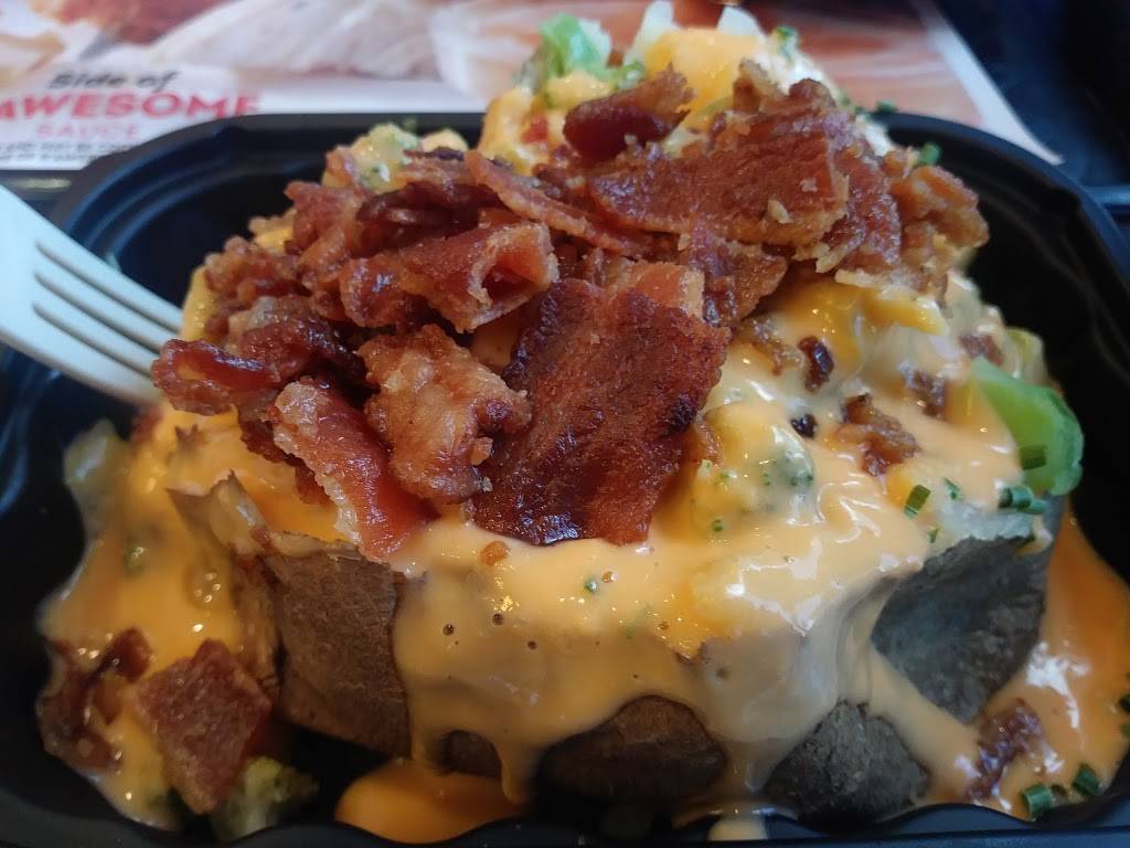 Wendys | restaurant | 12415 Biscayne Blvd, North Miami, FL 33181, USA | 3058932420 OR +1 305-893-2420