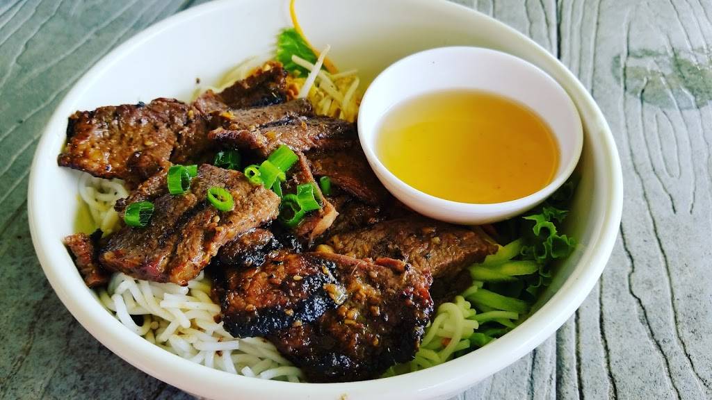 Pho Binh | restaurant | 2916 White Oak Dr, Houston, TX 77007, USA | 8328308900 OR +1 832-830-8900