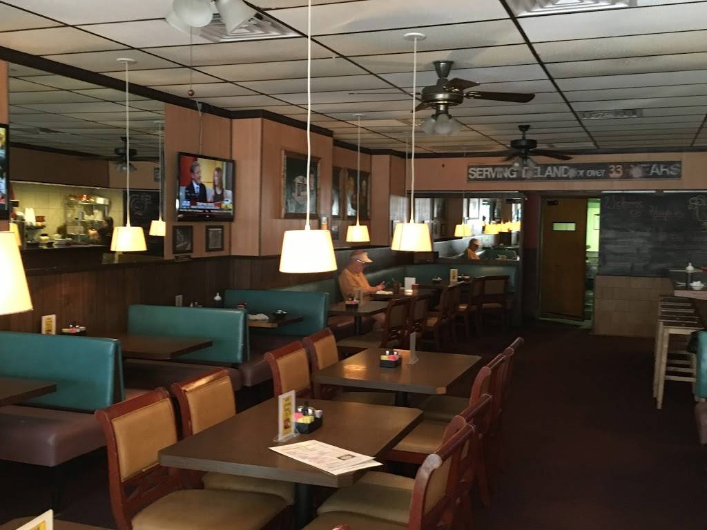 Hunters Restaurant | restaurant | 202 N Woodland Blvd, DeLand, FL 32720, USA | 3867367954 OR +1 386-736-7954