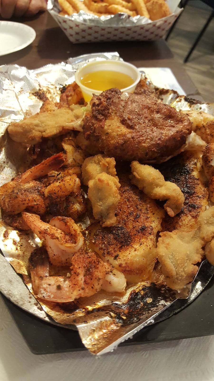 Seafood Kitchen | restaurant | 31 Royal Palms Dr, Atlantic Beach, FL 32233, USA | 9042418470 OR +1 904-241-8470