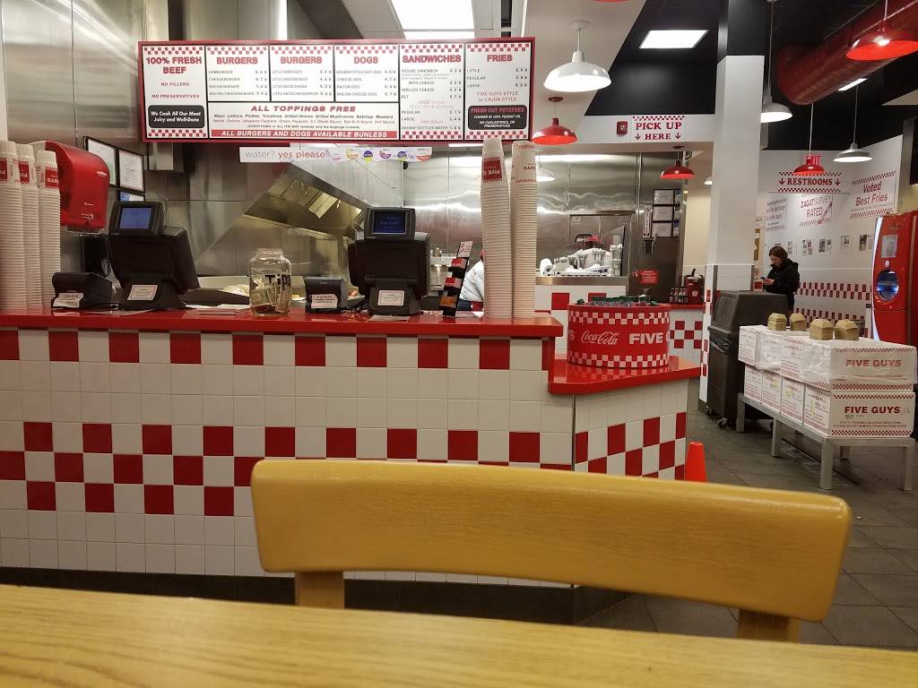 Five Guys | meal takeaway | 3155 W Shore Dr, Holland, MI 49424, USA | 6163995551 OR +1 616-399-5551
