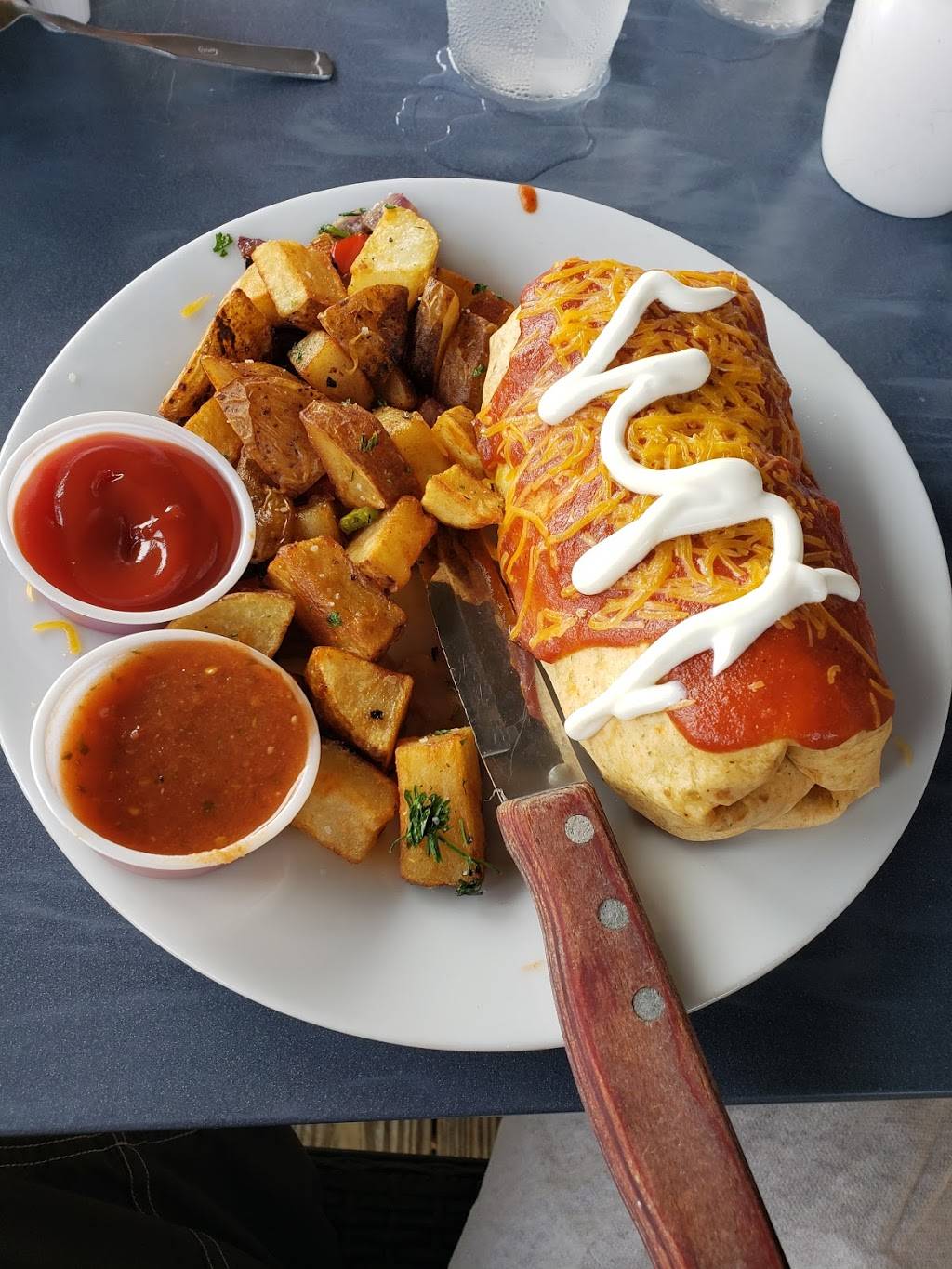 Flippers | restaurant | 8767 Estero Blvd, Fort Myers Beach, FL 33931, USA | 2397651025 OR +1 239-765-1025