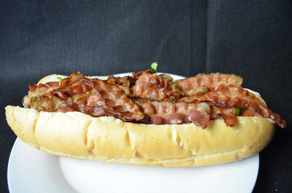 Straccos Subs And More | restaurant | 85 Sandwich St, Plymouth, MA 02360, USA | 7743435968 OR +1 774-343-5968