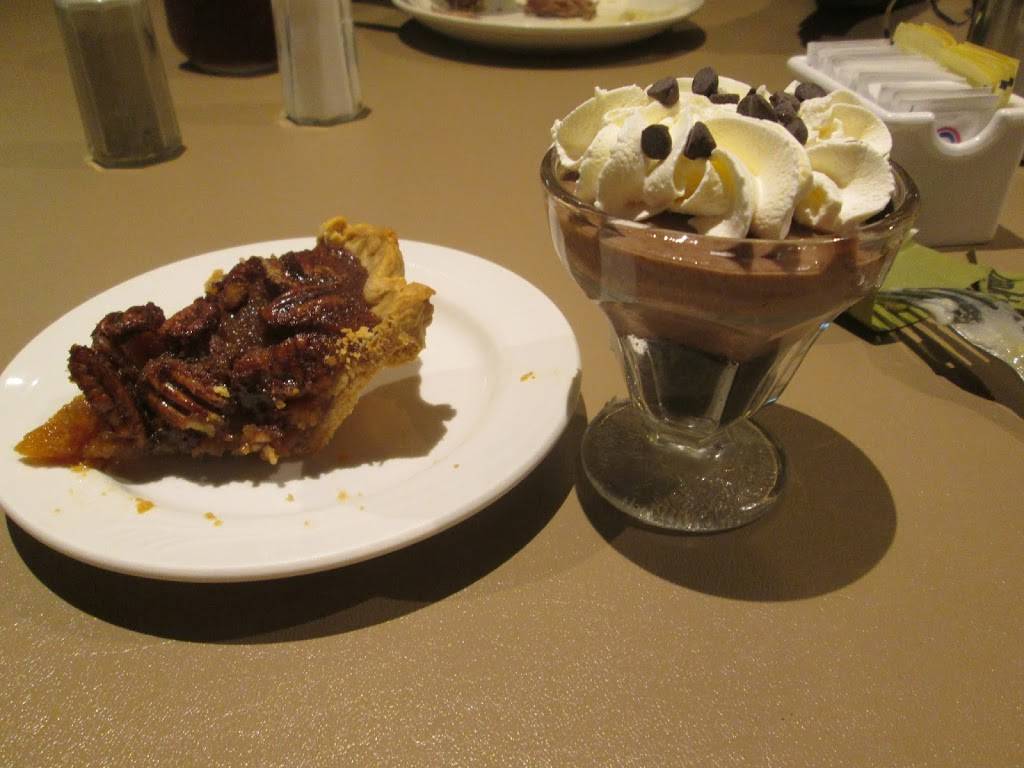 Hanks Farm Restaurant | restaurant | 2973 IL-71, Ottawa, IL 61350, USA | 8154332540 OR +1 815-433-2540