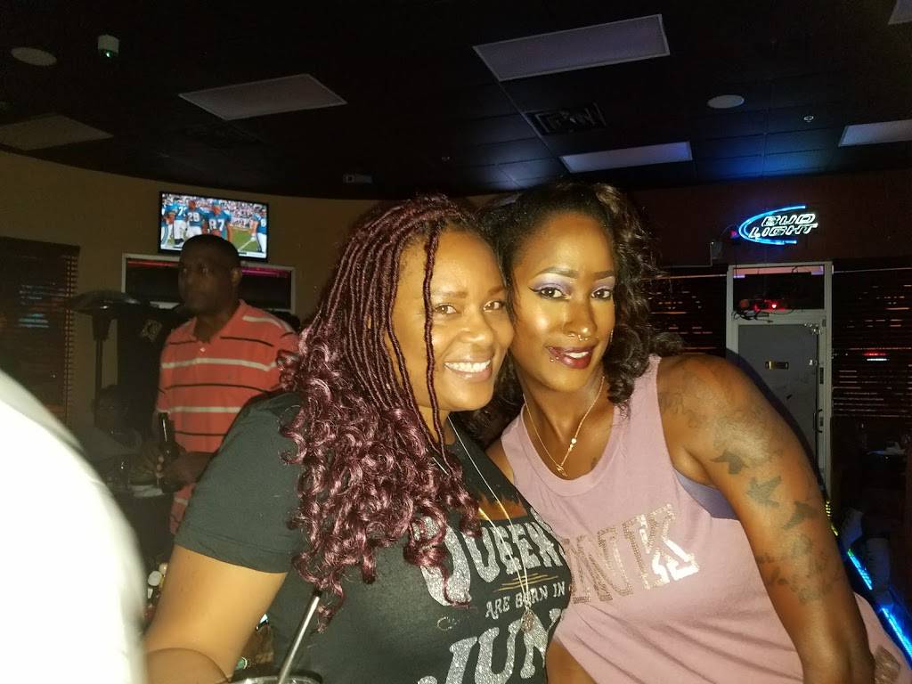 JJs Corner Lounge | restaurant | 4515 Matlock Rd, Arlington, TX 76018, USA | 8174688880 OR +1 817-468-8880