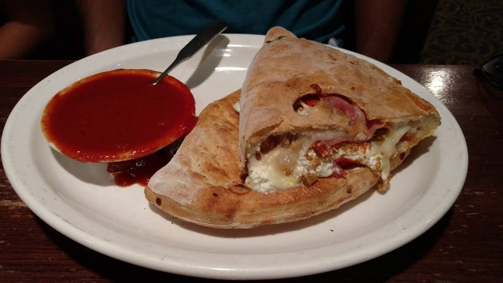 Lucianos Restaurant | restaurant | 1212 Long Run Rd, White Oak, PA 15131, USA | 4126727428 OR +1 412-672-7428