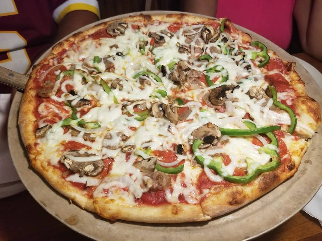 Vinnys New York Pizza Co | restaurant | 8841 Seminole Trail, Ruckersville, VA 22968, USA | 4349854731 OR +1 434-985-4731