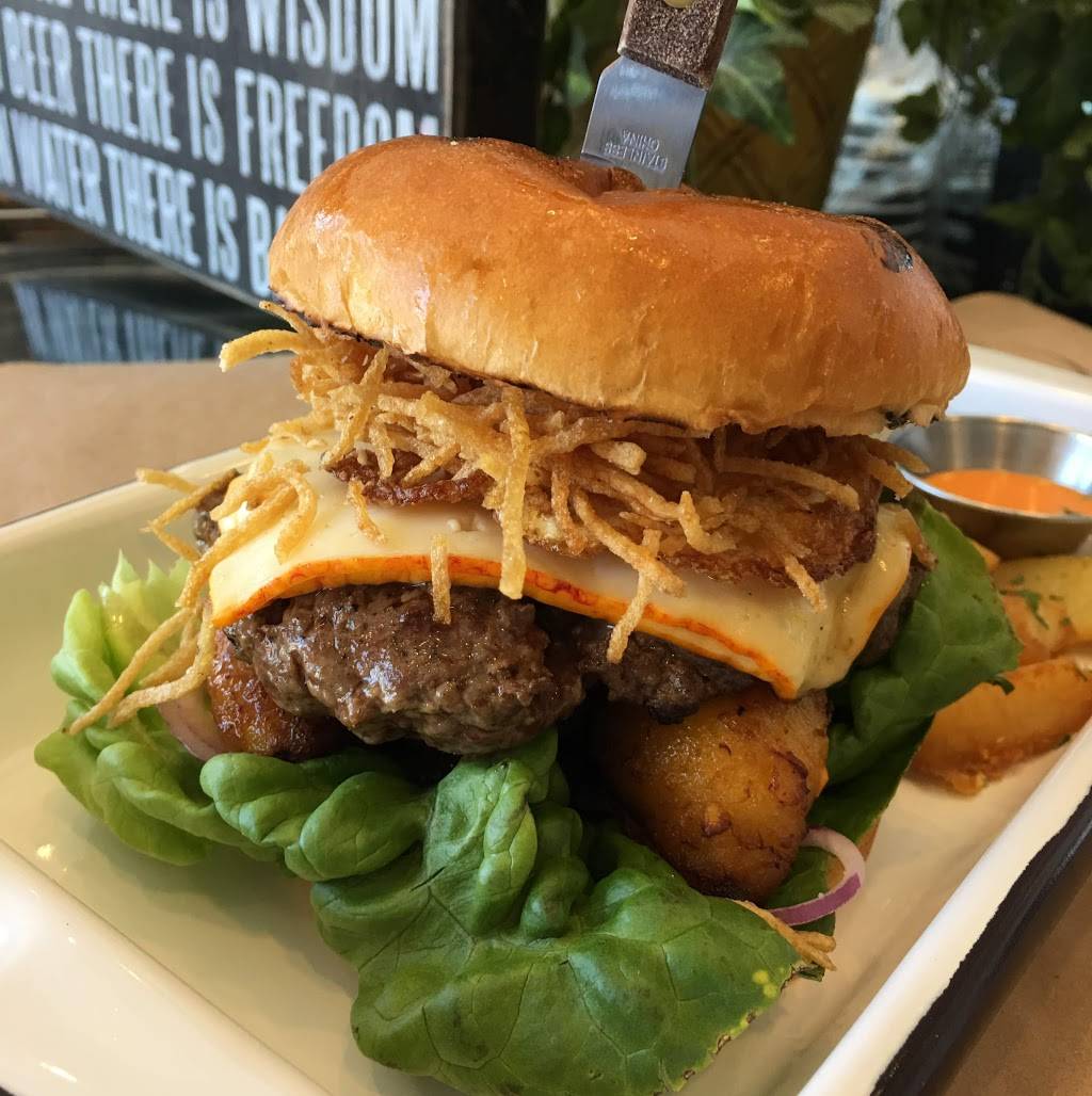 La Bodega Sangucheria | restaurant | 2306 E 4th St, Long Beach, CA 90814, USA | 5624398565 OR +1 562-439-8565