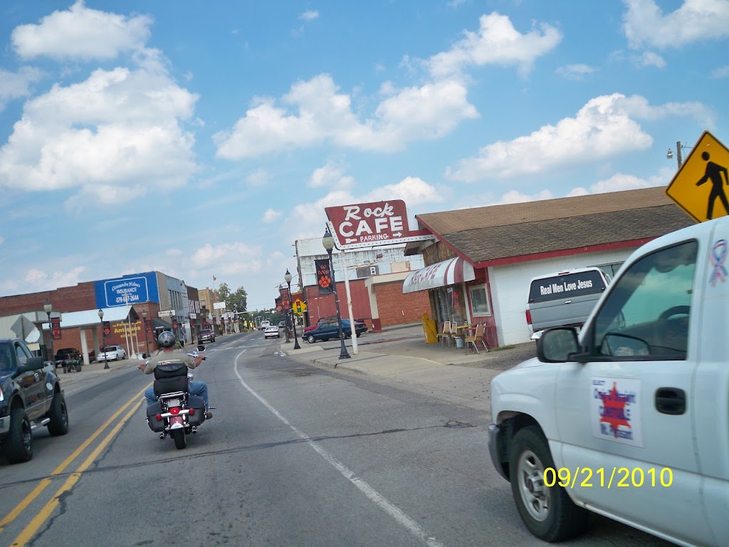 Rock Cafe | restaurant | 355 S Main St, Waldron, AR 72958, USA | 4796372975 OR +1 479-637-2975