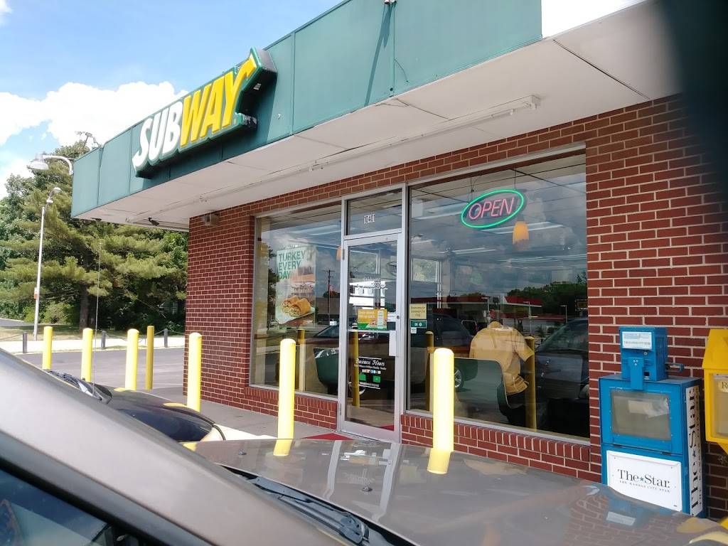 Subway | meal takeaway | 10401 Blue Ridge Blvd, Kansas City, MO 64134, USA | 8167617343 OR +1 816-761-7343