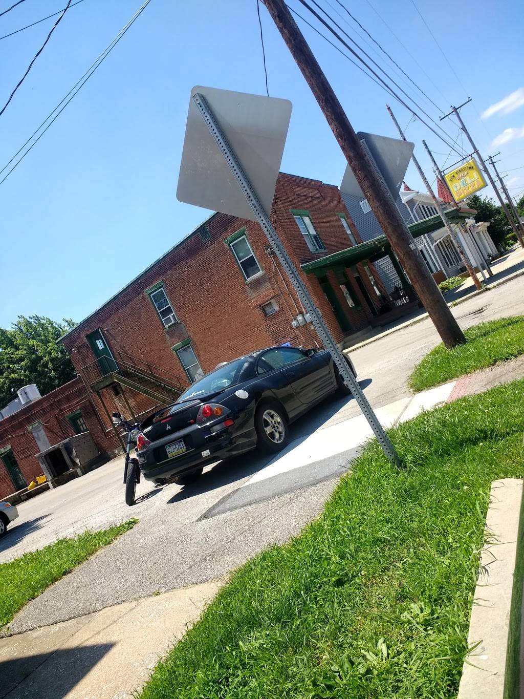 New Kingstown Market | restaurant | 21 W Main St, New Kingstown, PA 17072, USA | 7176970566 OR +1 717-697-0566