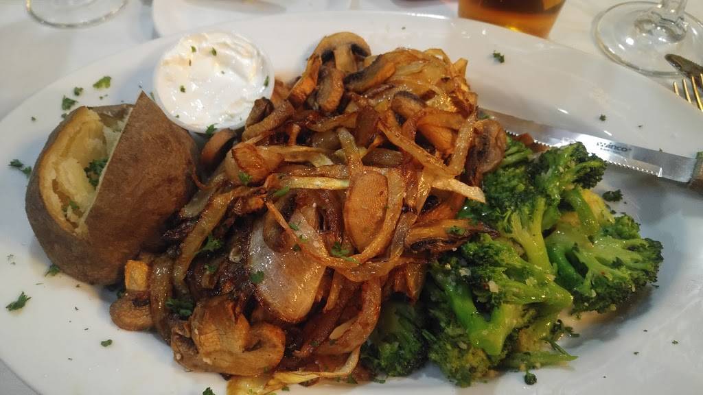 Tonys Italian Restaurant | restaurant | 1191 Rte 9W, Marlboro, NY 12542, USA | 8452369658 OR +1 845-236-9658