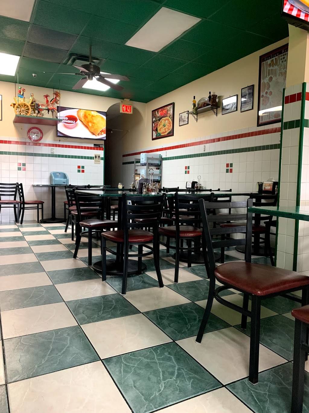 Mamma Mia Pizzeria | restaurant | 13753 SW 152nd St, Miami, FL 33177, USA | 3052359545 OR +1 305-235-9545